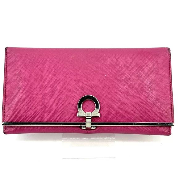 Salvatore Ferragamo Handbags - Salvatore Ferragamo Gancini Pink Leather Wallet 🩷🩷Final
Price!